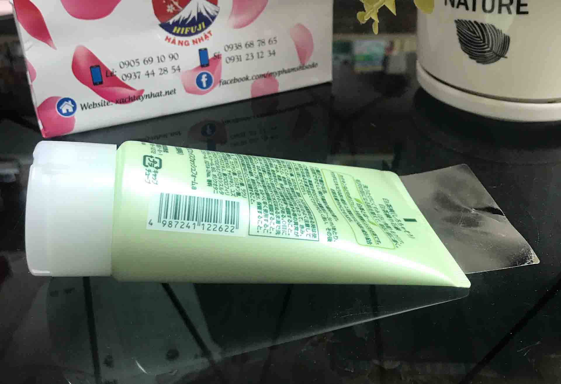 Sữa rửa mặt trà xanh Rohto