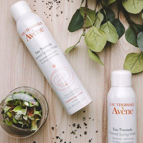 Nước xịt khoáng Avene có tốt không?