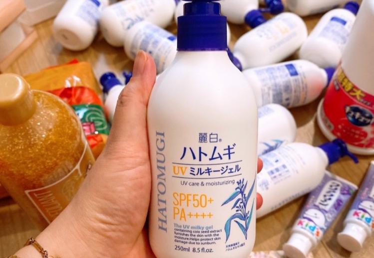 Sữa dưỡng thể ý dĩ Hatomugi có mấy loại?