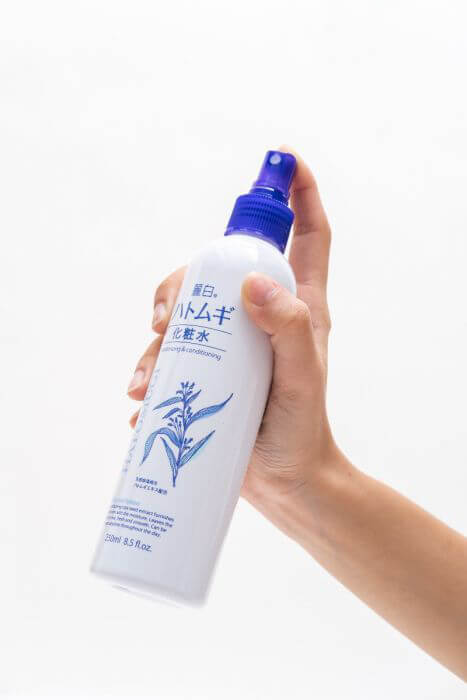 Công dụng xịt khoáng chiết xuất ý dĩ