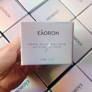 Kem Eaoron đêm được chiết xuất từ các thành phần: ➤ Ngọc trai đen – một trong những nguyên liệu làm đẹp quý giá nổi bật với khả năng ức chế sự hình thành hắc tố melanin, làm mờ thâm nám và dưỡng da trắng sáng.