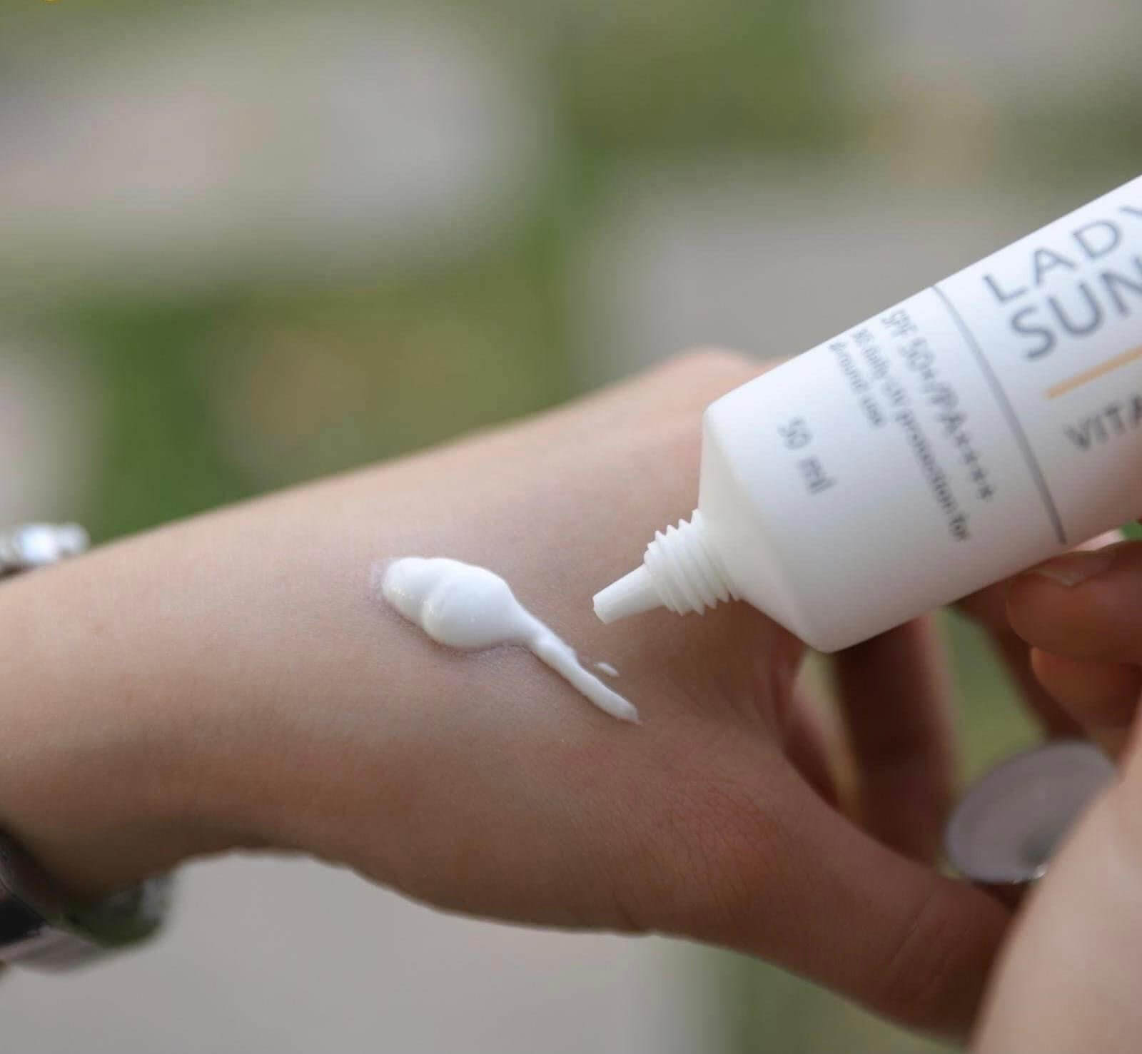 Kem chống nắng Lady Care Sun Cream SPF50 50ml có tốt không?