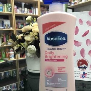 Dưỡng thể trắng da Vaseline Daily Brightening