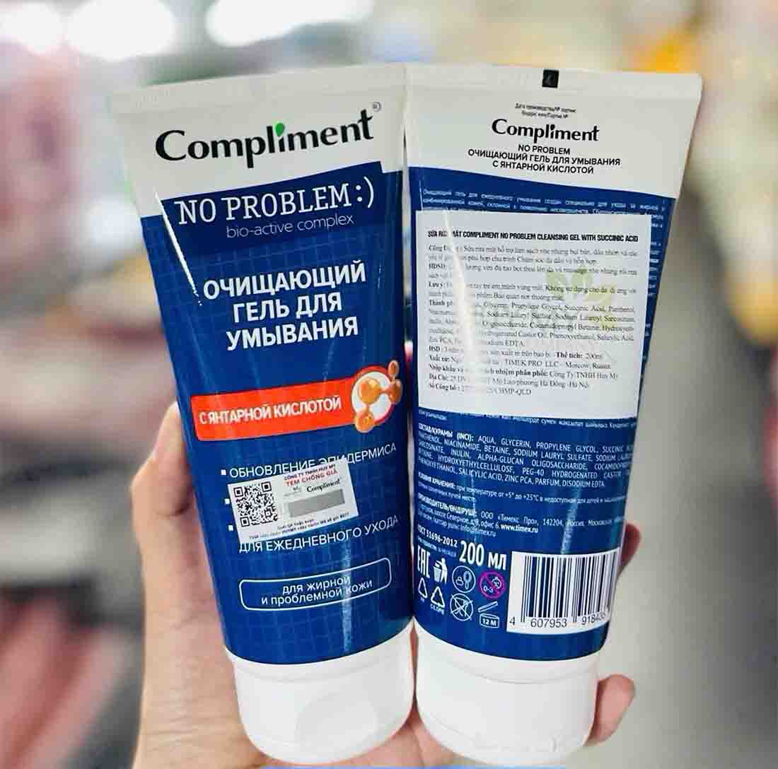 Gel rửa mặt Compliment Succinic Acid vạch cam đậm