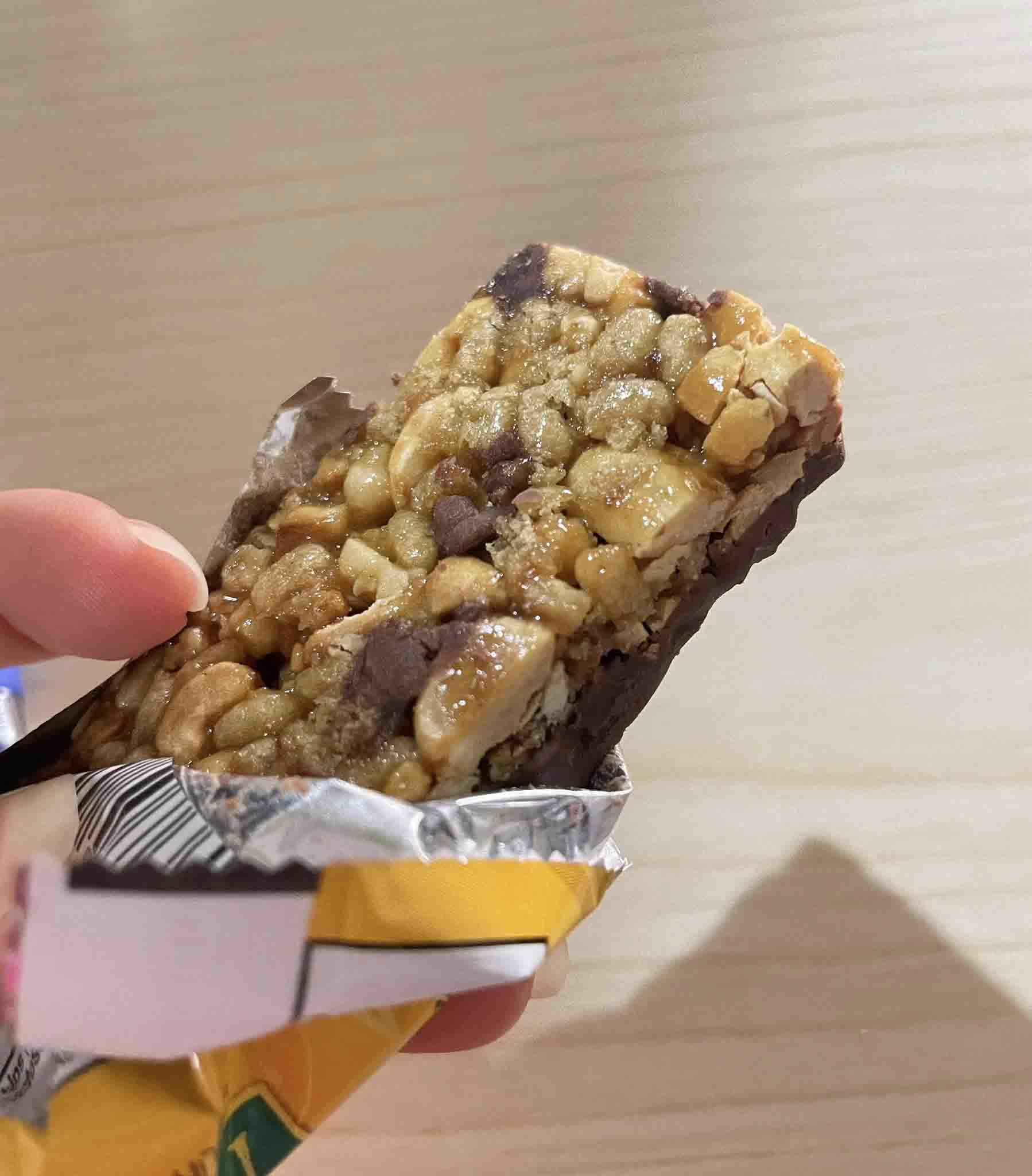 Bánh ngũ cốc Nature Valley Protein Chewy Bars