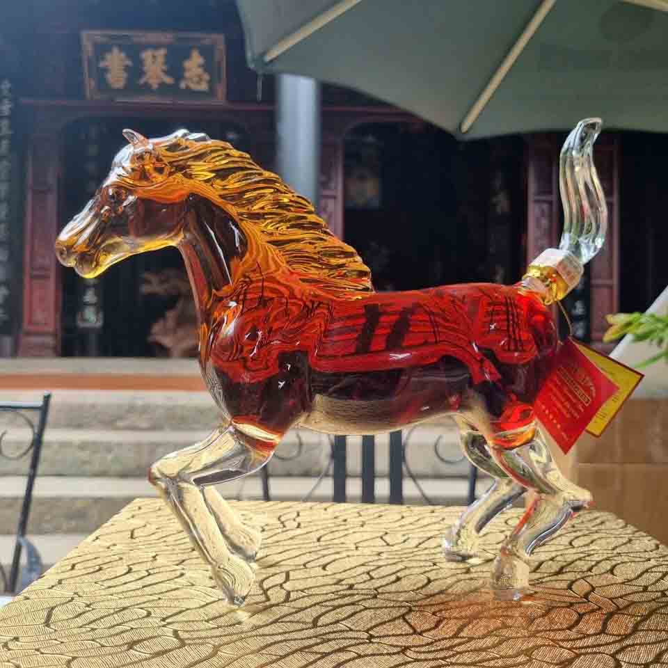 rượu hình con ngựa amerian