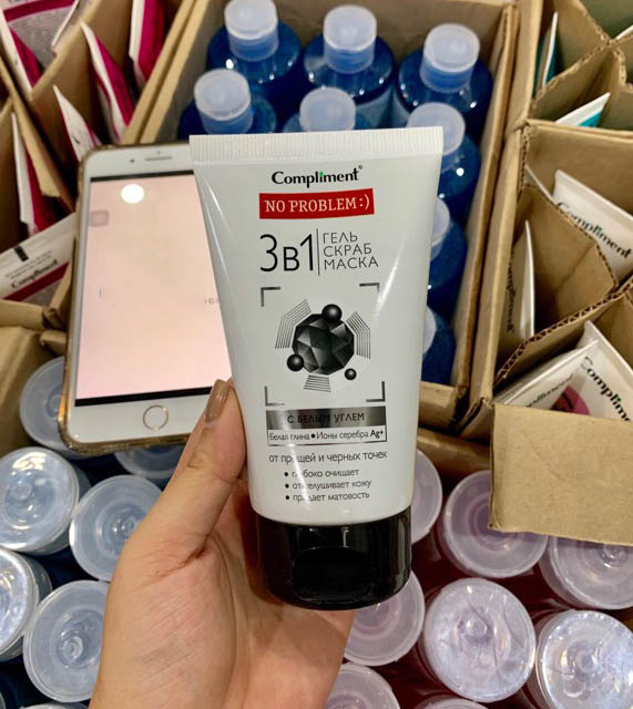Sữa rửa mặt Compliment 3in1 Cleansing + Mask + Scrub