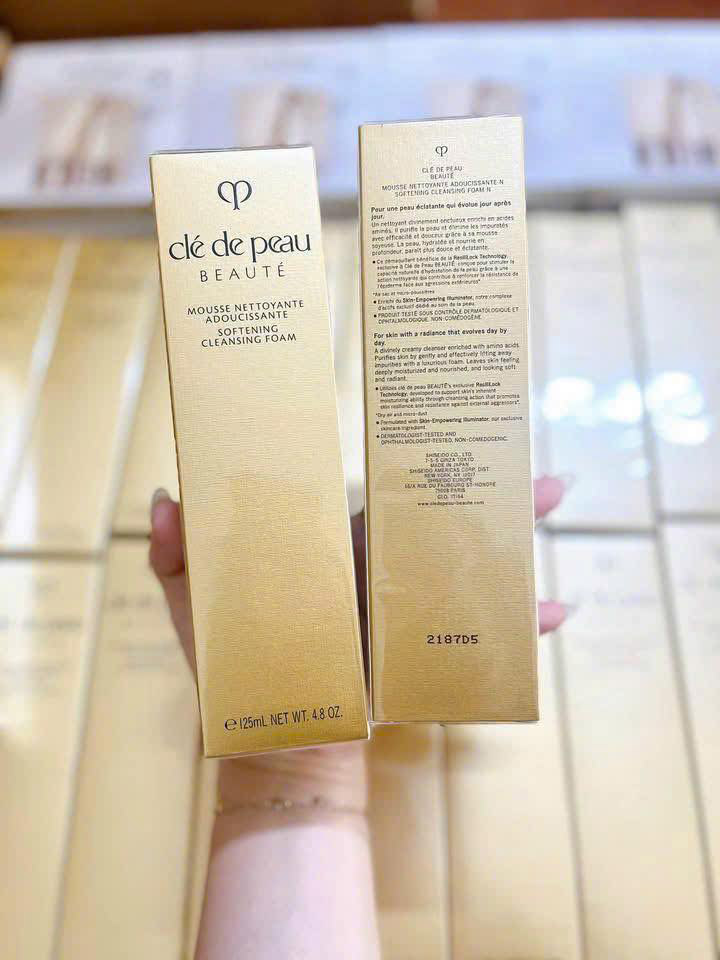 Sữa rửa mặt Cle De Peau Beaute Nhật Bản