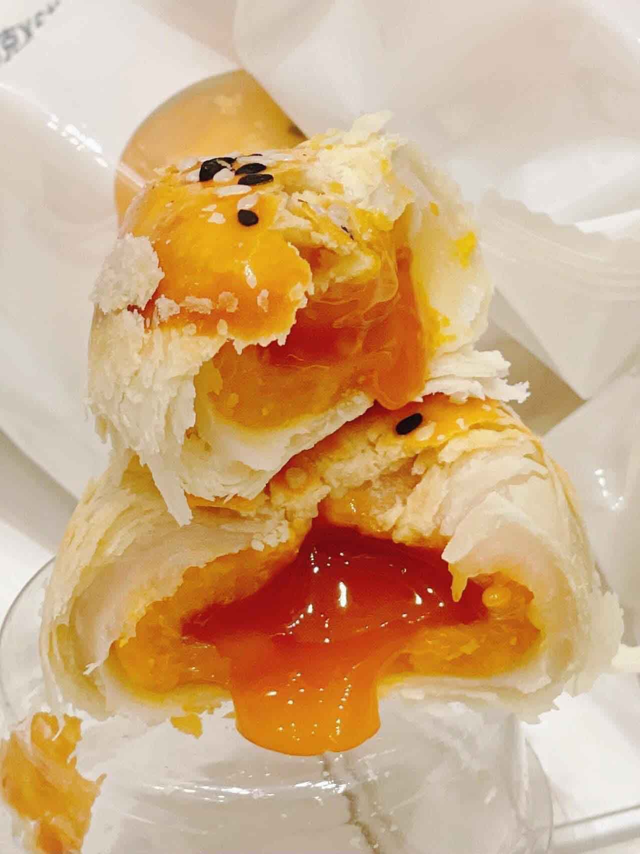 bánh lava trứng chảy Lava Bei Yue Wan
