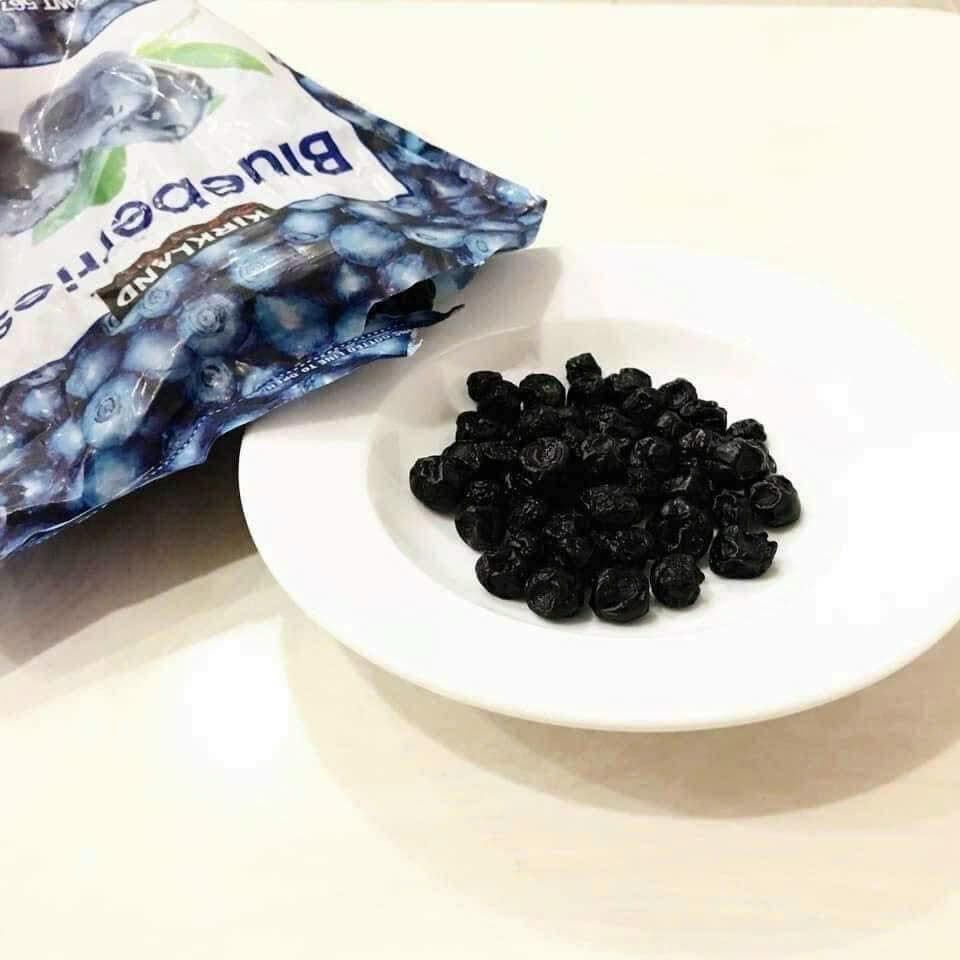 Việt quất sấy khô Kirkland Whole Dried Blueberries