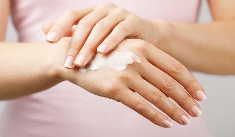 Kem bôi giảm ngứa da Kirkland Hydrocortisone 1 Plus