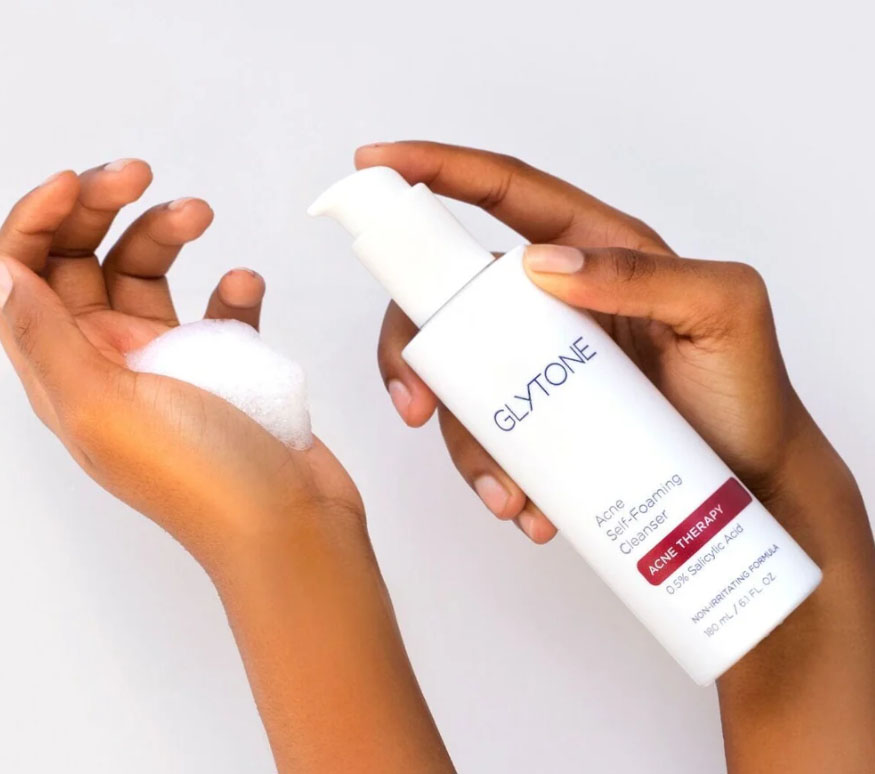 Sữa rửa mặt tạo bọt Glytone Acne Self Foaming Cleanser