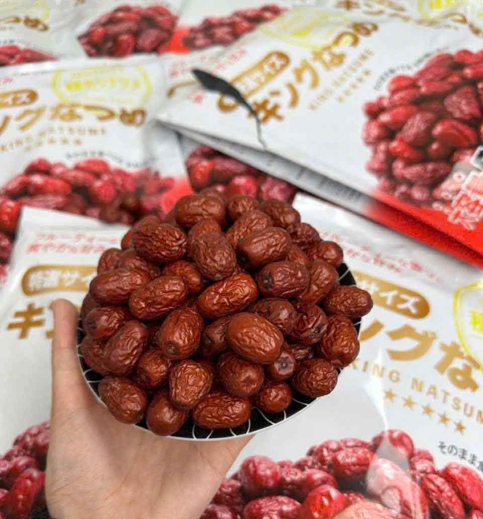 Táo đỏ sấy khô King Natsume có hạt