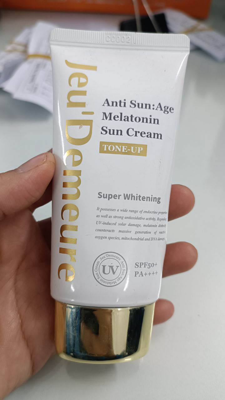 Kem chống nắng Jeu Demeure Anti SunAge Melatonin Sun Cream