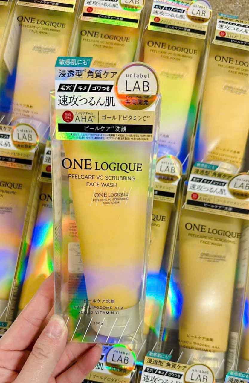 sữa rửa mặt One Logique Peelcare VC Scrubbing Face Wash